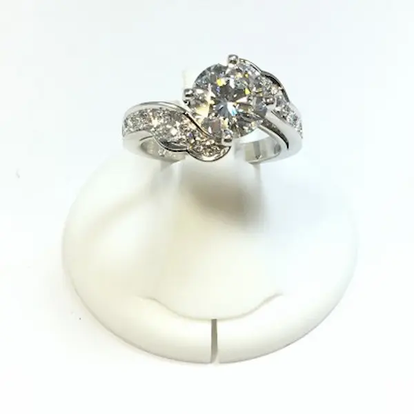 Van Cleef & Arpels ヴァンクリーフ＆アーペル で人気の結婚指輪・婚約指輪HonNe ホンネ