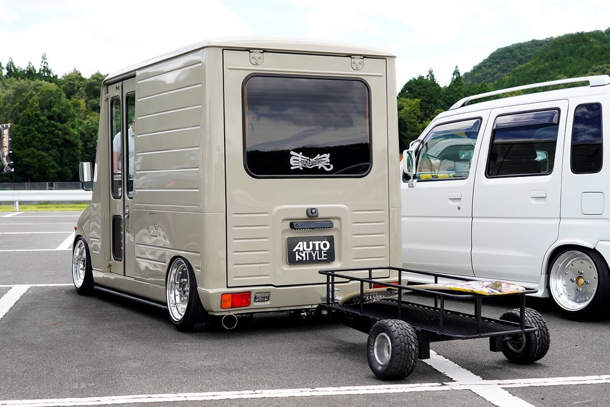 軽トラカスタムのBug-truckから、待望のバンモデルが登場！キャンピングカー・車中泊BE-PAL キャンプ、アウトドア、自然派生活の情報源ビーパル