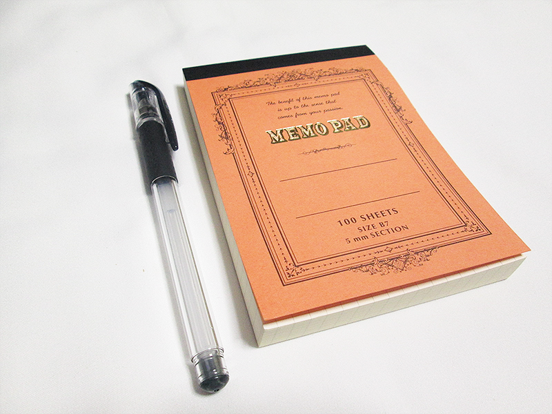 DAISO ザ・ダイソー でA6セクション ポケット付メモブックを買ってみた。100均のメモ