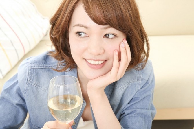 9割が知らない】お酒を飲みながら痩せれる？禁酒の効果も解説