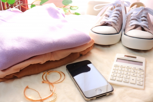 いらない服がラクに売れる！メルカリがめんどくさい人向けの断捨離方法