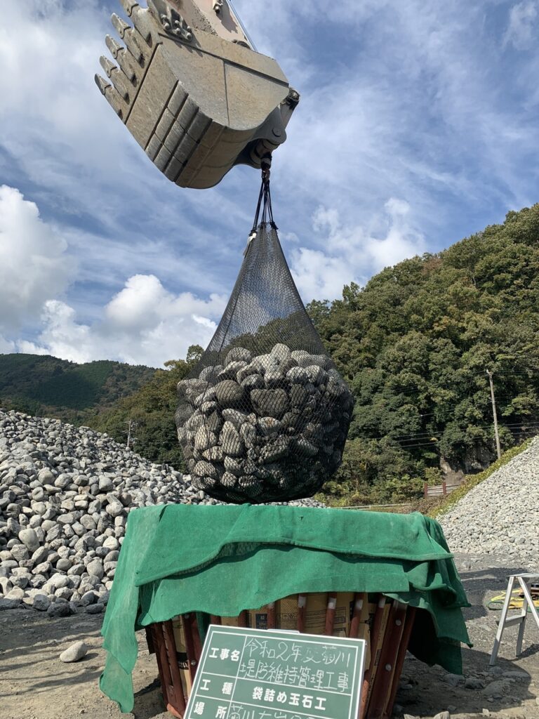 袋型根固め工法用袋材 「ボトルユニット®」 – 前田工繊株式会社