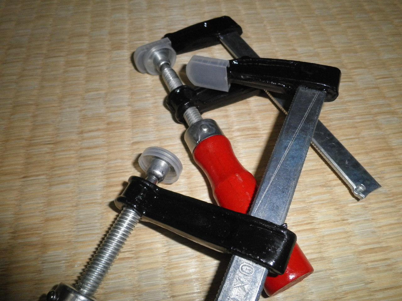 100均ダイソー「クランプ」おすすめ2種類徹底比較！DIYに◎使い方と売り場は？ 2025年最新版イチオシichioshi