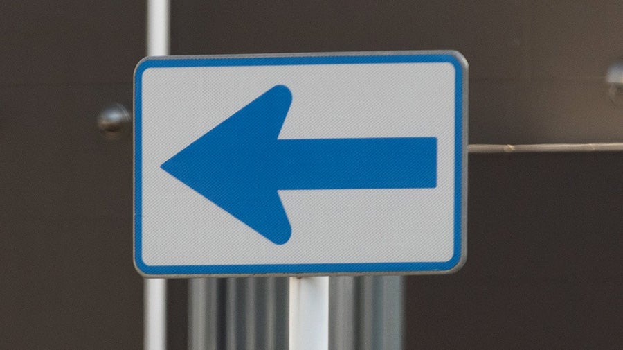 信号機の「青色矢印」には2つのパターンがある 運転のコツ秋ろーの自動車ガイド