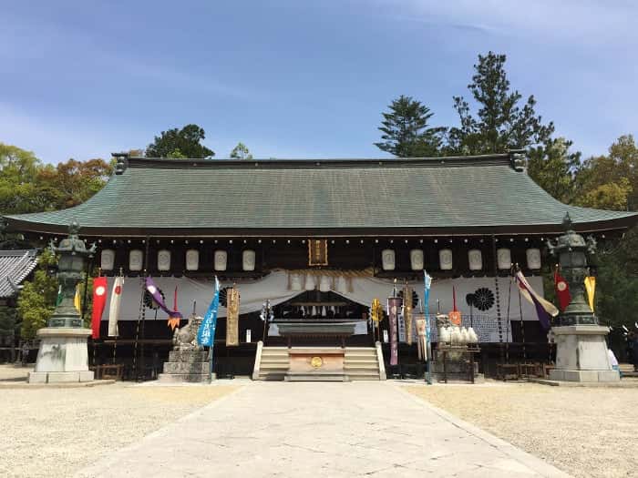 菊花紋章の由来と天皇家との関係 – 日本とユダヤのハーモニー＆古代史の研究