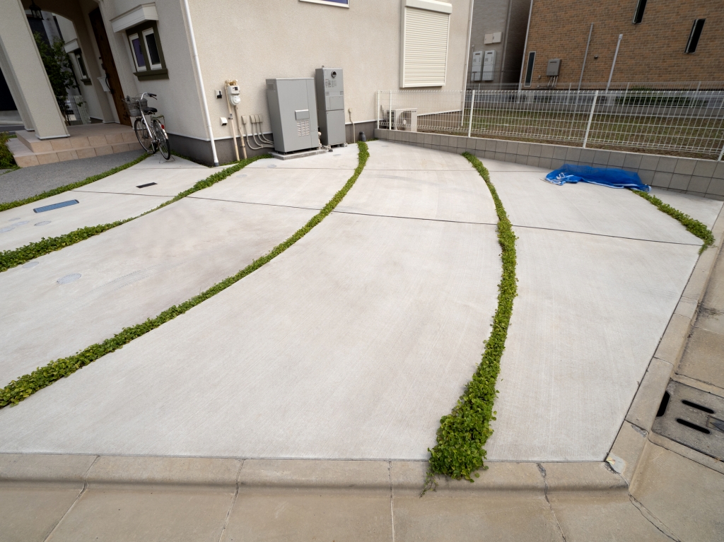 駐車場の目地・スリットの費用と価格の相場は？－リフォらん