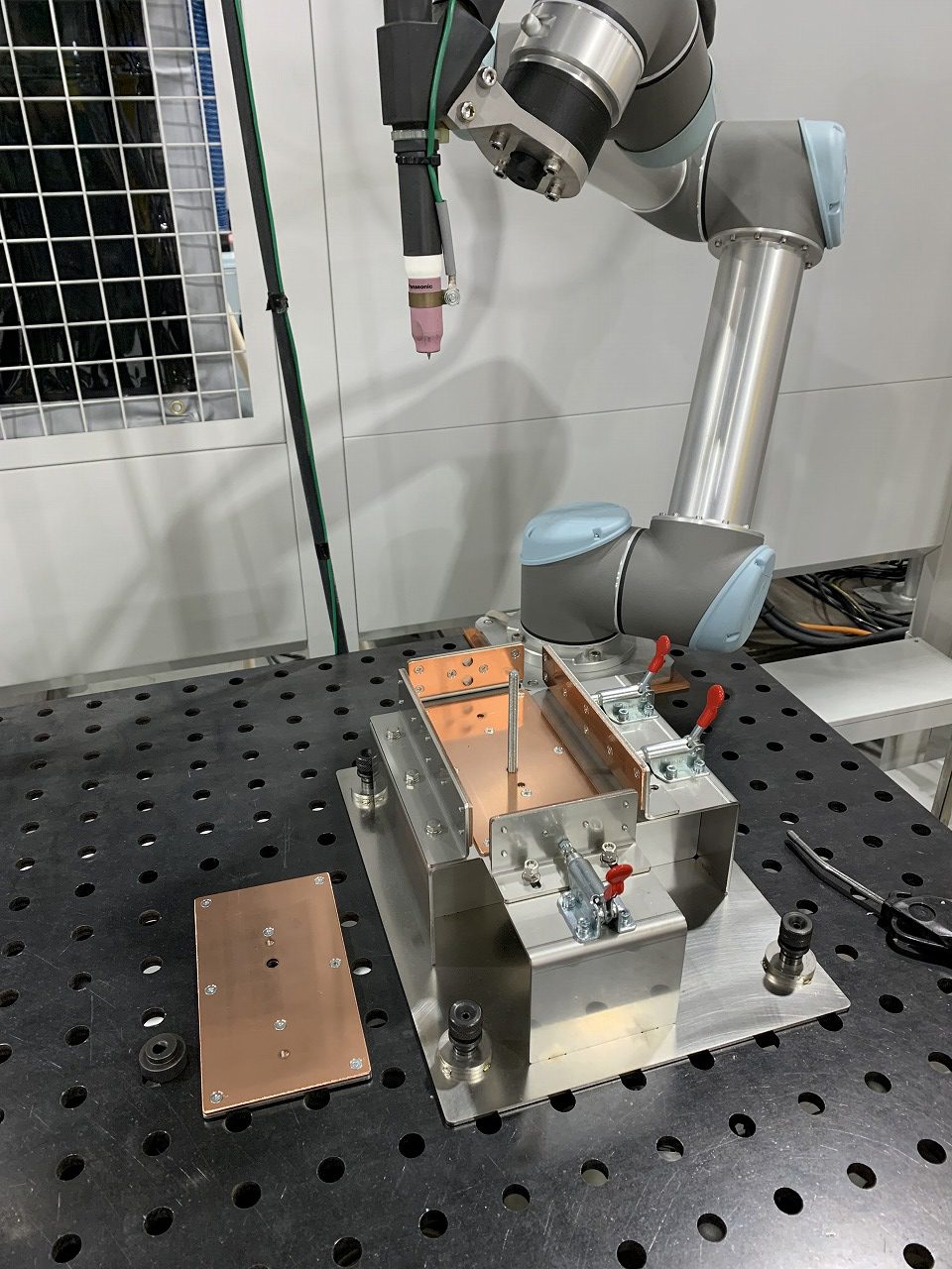 サイドパネル スポット溶接治具_A試作開発 治具設計・製作.com