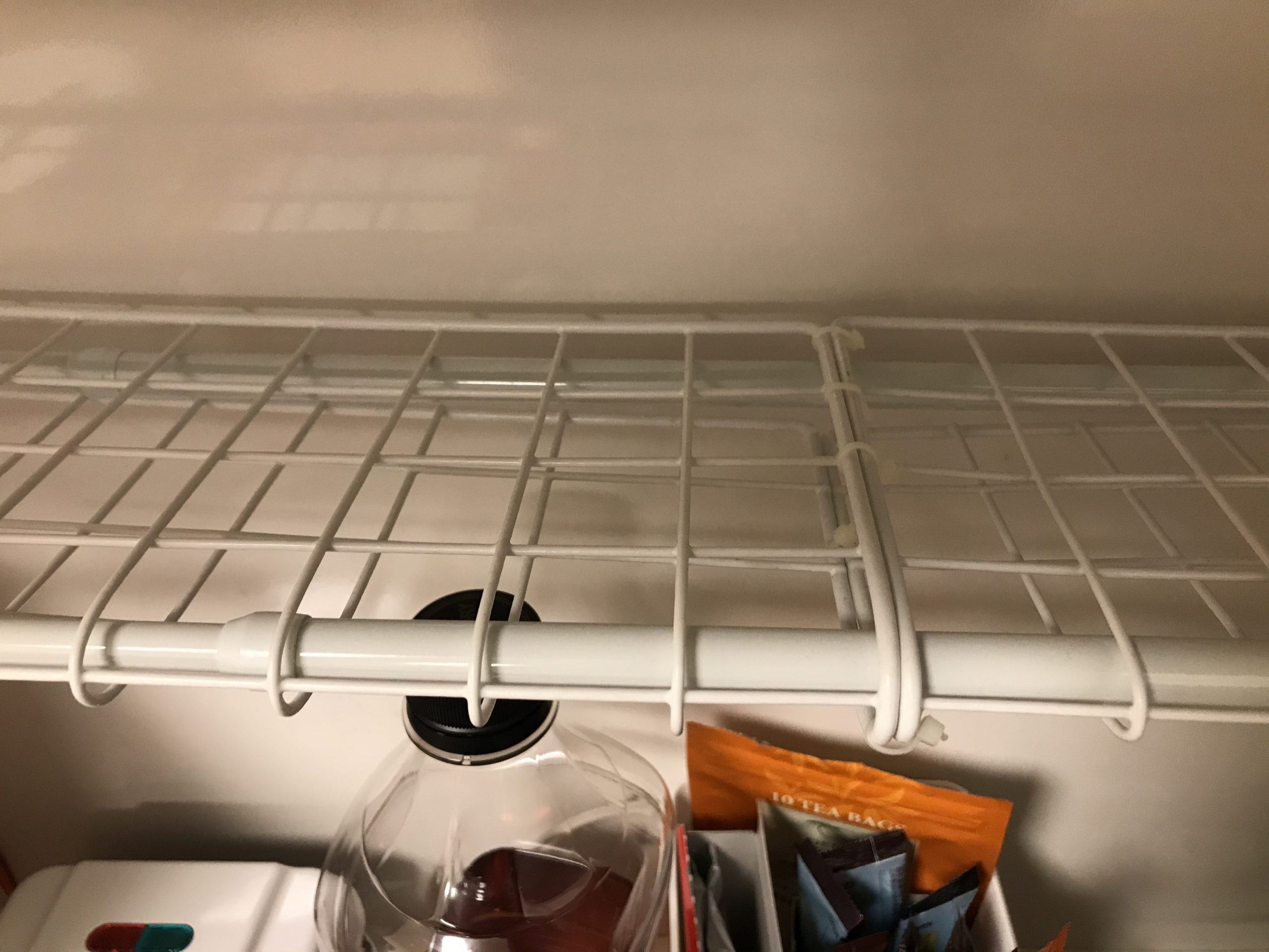 ◼︎タオル収納◼︎突っ張り棒とワイヤーネットで壁面収納ハンドメイドの作り方・アイデア暮らしニスタ