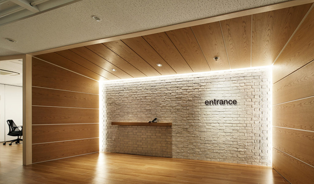 おしゃれな工務店のオフィスサインプラスアート株式会社大阪のオシャレな看板デザイン製作