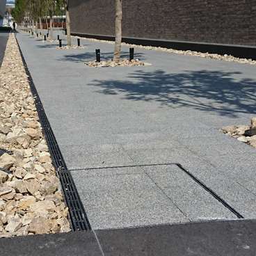 土間コンクリート デザインスリット 〜愛知県 外構 エスクテリア〜株式会社新創