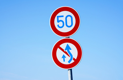 補助標識保安用品・工事保安機材・交通標識などの製作販売レンタル テントー標識