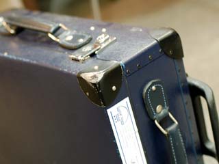 グローブトロッターキャスター交換‼️¥11,000税込‼️スーツケースの修理はゴールド・コンパス❗