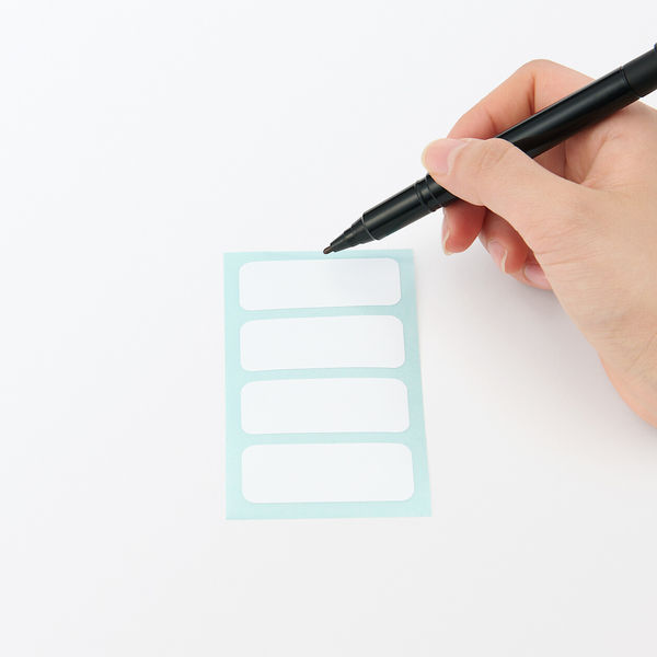 ♡⁡⁡ ⁡ ＼ 無印良品風！ラベルシールの作り方⁡⁡ ⁡⁡ ⁡⁡ ⁡ この前ストーリーズに載せたら思わぬ反響いただいたので⁡ ⁡ お蔵入りしてた ラベルシールについての投稿をまとめ直しました！⁡ ⁡ ⁡ ⁡ ピータッチキューブがあれば簡単にラベルが作れるよ♡⁡ ⁡専用アプリだけ