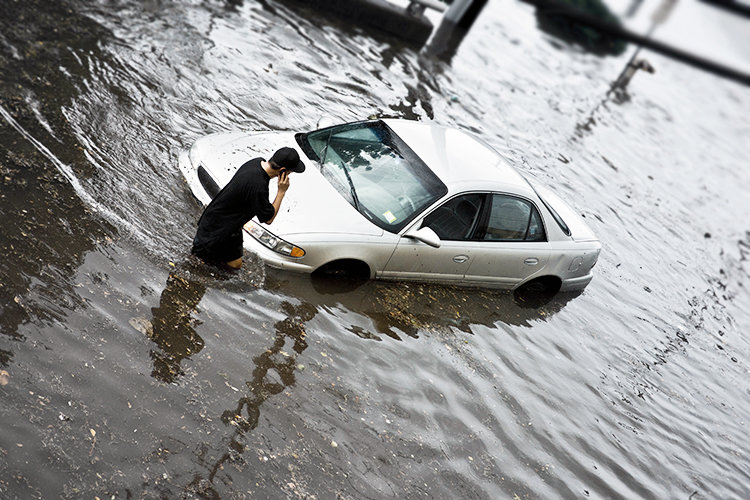 ゲリラ豪雨 局地的大雨 でクルマが水没した損害は自動車保険・車両保険で補償されるか？ 調べてみた！clicccar.com