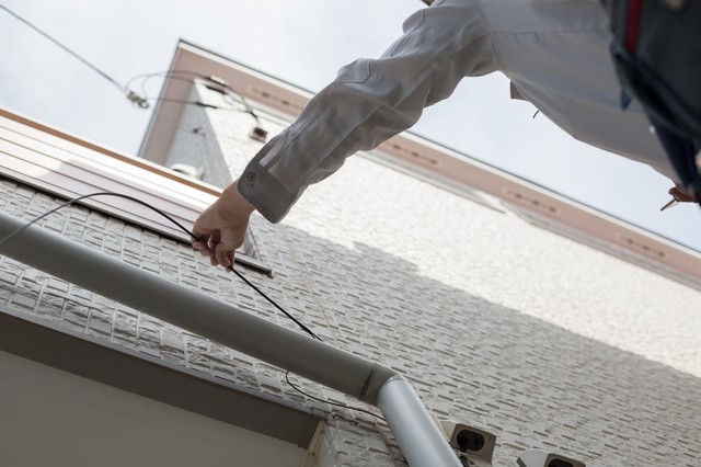 光回線工事をビス止めしないでできる？穴あけなしで開通する方法を紹介