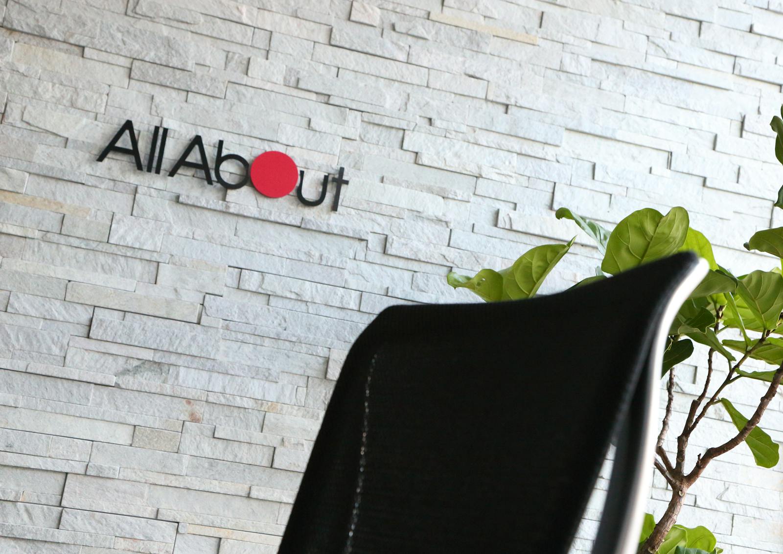 相談者の人生の行間を読み解きながら、気持ちよくお金とつきあっていける方法を見つけたい 投資信託ガイド・深野 康彦- About All About page3