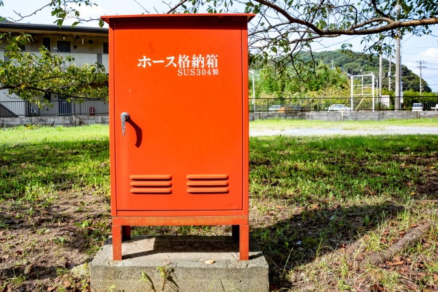 連結送水設備の放水口格納箱: せつびのブログ