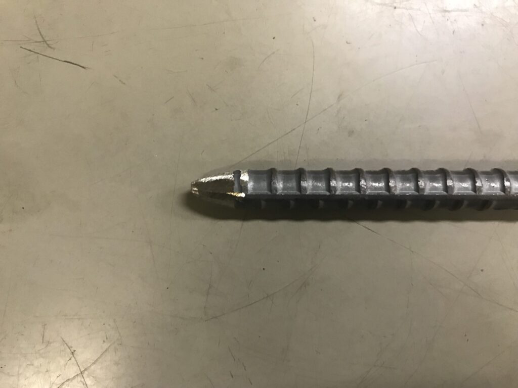 格安自作 ランタンポール パイルドライバー式: DEBUSキャンプ ゆるゆる自作キャンパー