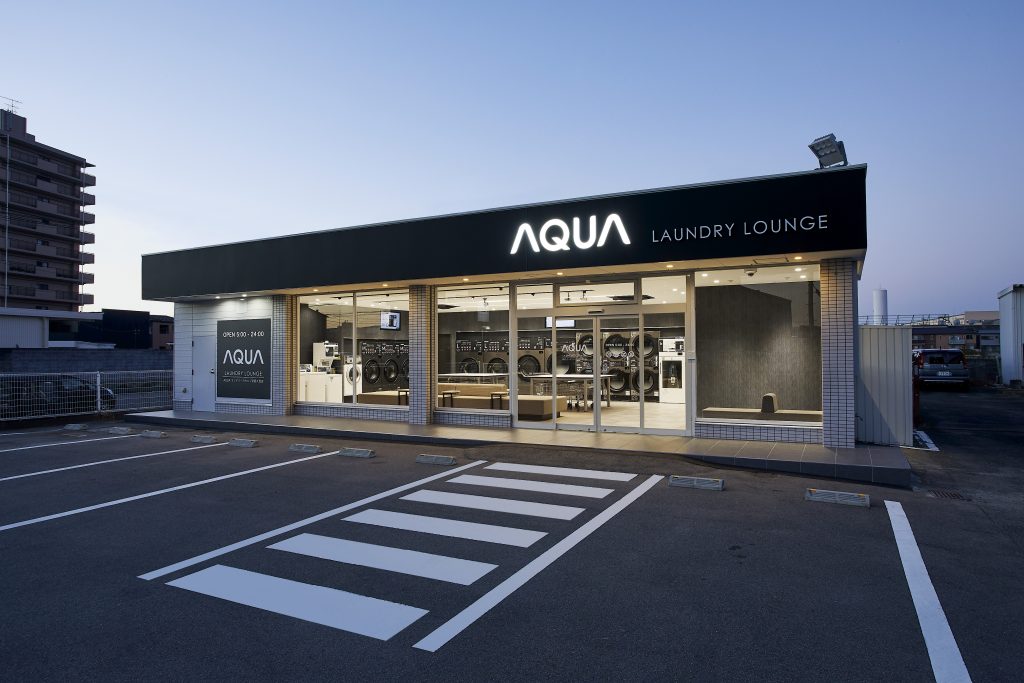 下京区 おしゃれなsclaundry,スクランドリー 奥にはコーヒールーム