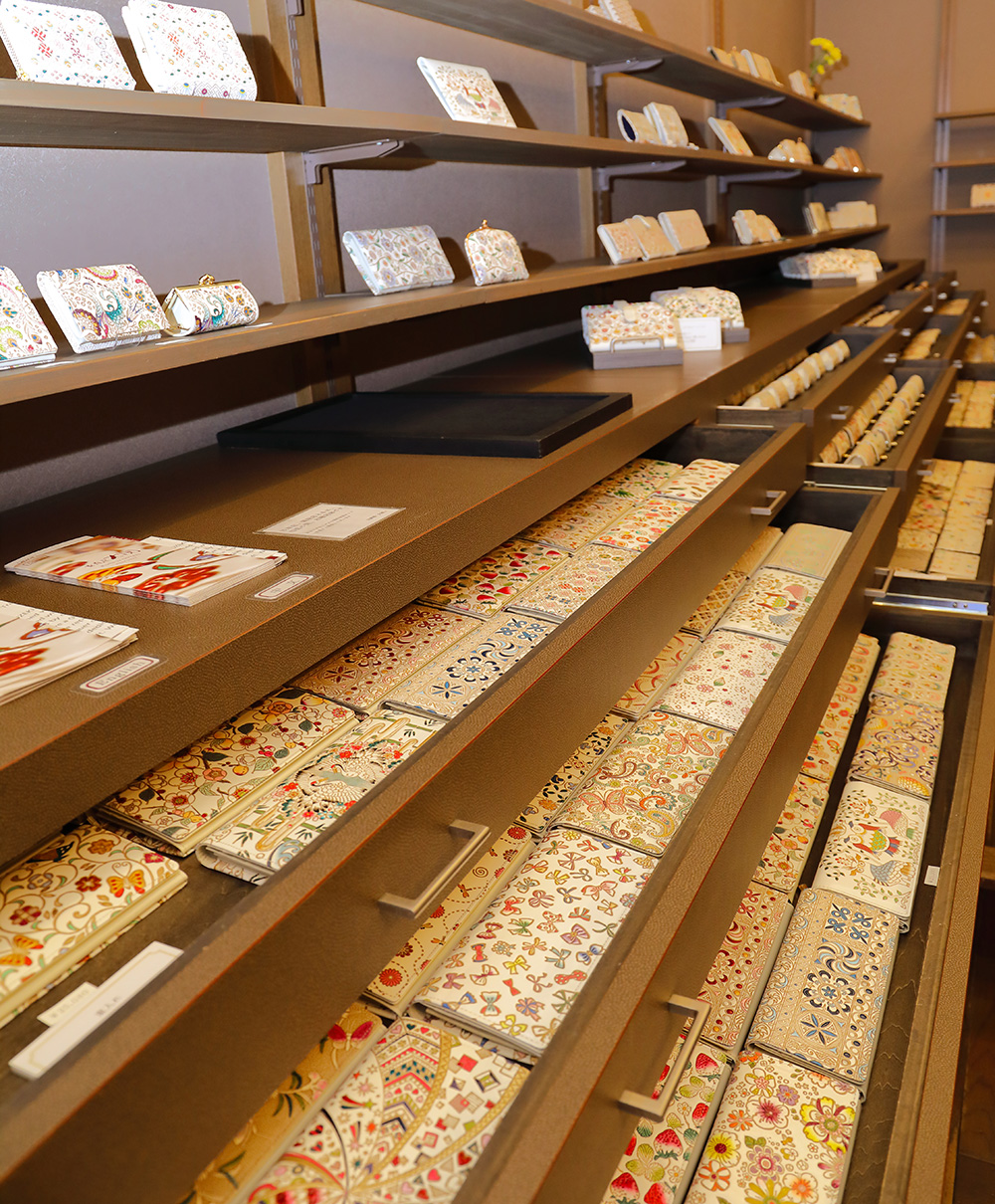 CROSS限定版 トップカーフスキン クロスグレイン 8カードウォレット 10%オフ 新カウンターディスプレイ - ショップ cross-tw 財布- Pinkoi