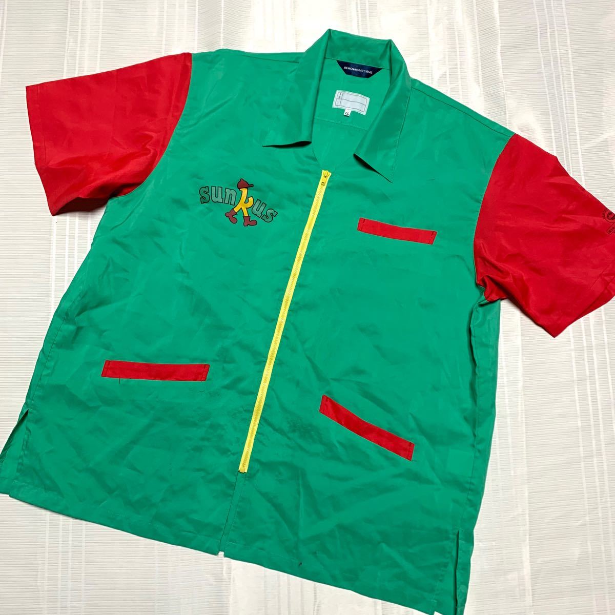 コンビニのサンクスの制服