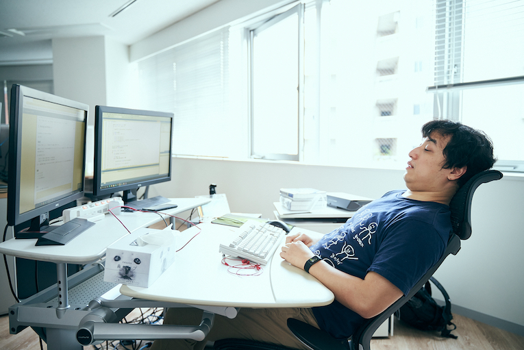 2025年 腰痛・肩こり難民必見！座るだけでラクになる最新オフィスチェア厳選4選みつmitsu-blog ガジェットブログ