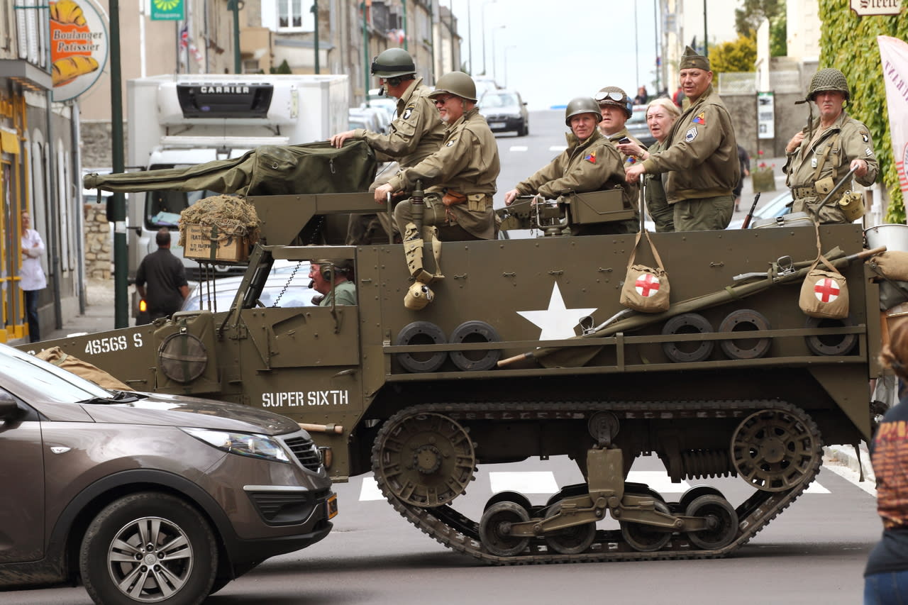 沖縄の米軍車両「手書き・紙ナンバー」で公道走行 事故後書き換えも可能、懸念の声 なぜ許される？沖縄タイムス＋プラス