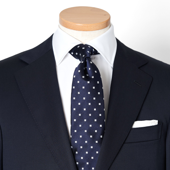 ダークネイビースーツで作る＞フォーマル＆ビジネススタイルオーダースーツのFABRIC TOKYO