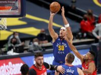 エア・ゴードン』ことアーロン・ゴードンがセルティックス戦で相手選手を飛び越えるモンスターダンクを披露バスケットボールスポーツブルスポブル