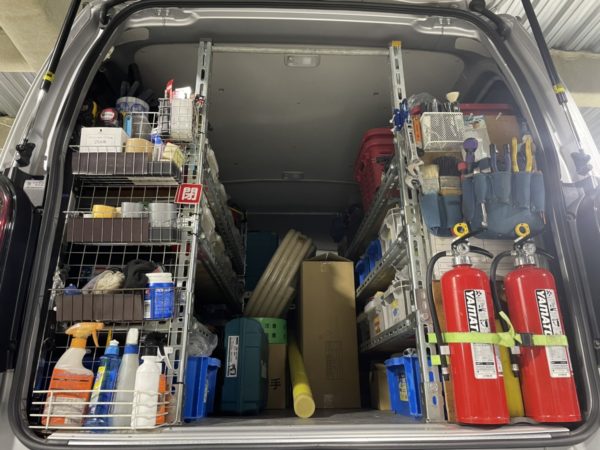 ハイエース荷台カスタム クロス屋おすすめ内装屋壁紙DIY暮らしの知恵職人職人棚 ハイエースカスタムハイエースハイエースdiy