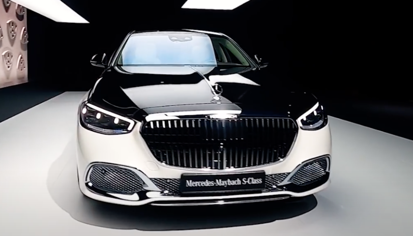 今の黒シルバーツートンの前に乗ってたマイバッハ🙃⭐️ 皆んなは白黒は？黒シルバー派？ 両方乗った結果白黒が好き🥴👍マイバッハツートンメルセデスベンツ