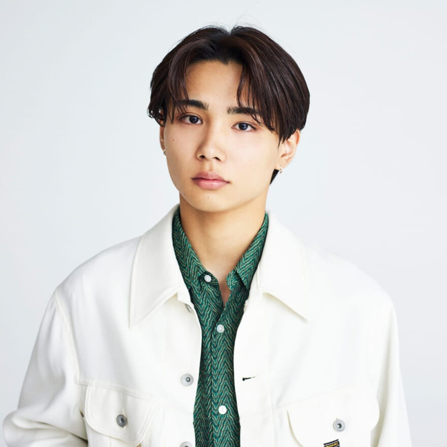 最新！センターパートヘア25選 オンオフ問わずキマる！女子ウケ抜群な王道マッシュ〜個性派ロングヘアまで厳選 メンズノンノウェブMEN'SNON-NO WEB