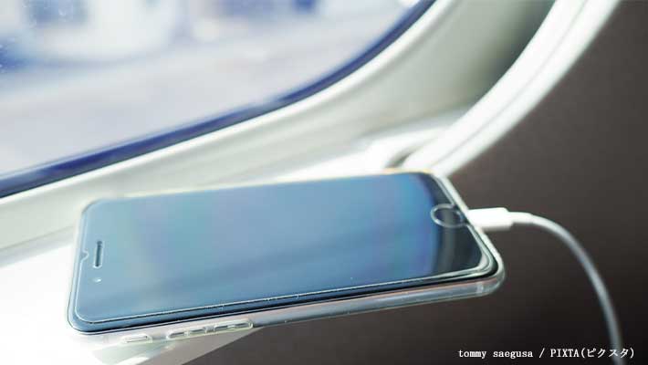 新幹線で充電はできる？車両ごとのコンセント位置や使用時の注意点もDomani