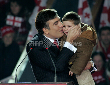 グルジアの刑務所から解放されたミハイル・サーカシビリの新しい写真