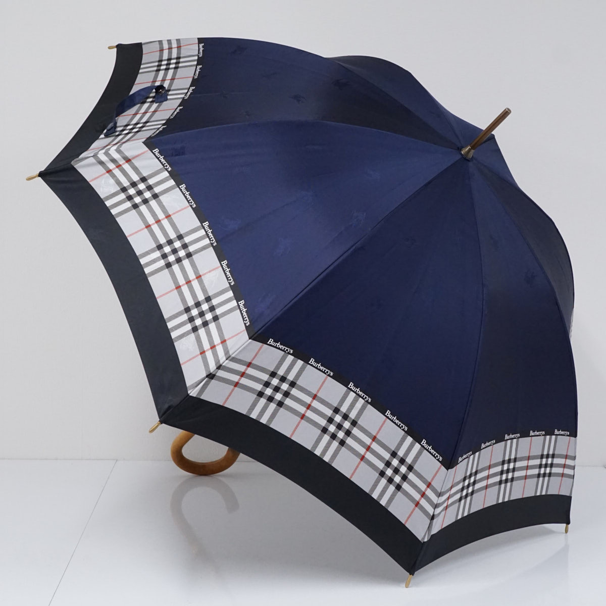 Arnold Palmer アーノルドパーマー の「 Arnold Palmer アーノルドパーマー パラソルマーク 刺繍＆ラバープリントデザイン半袖Tシャツ ブランドロゴ刺繍 Tシャツ カットソー 」 - WEAR