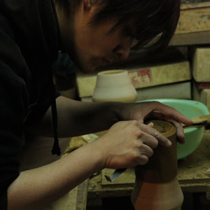 大谷焼の値段と価格推移は？7件の売買データから大谷焼の価値がわかる。販売や買取価格の参考にも