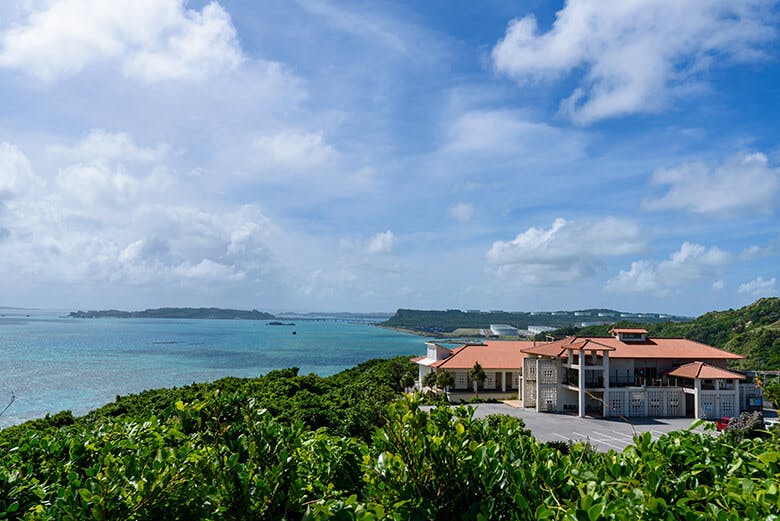 絶景！宮城島のパワースポット果報バンタ＆シークレットビーチ上陸カヤックツアー！アクティビティジャパン