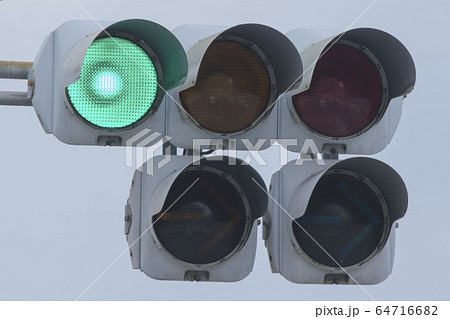 ＬＲＴ専用の黄色矢印信号、宇都宮で運用開始 県警「ドライバーに慣れてほしい」 : 読売新聞