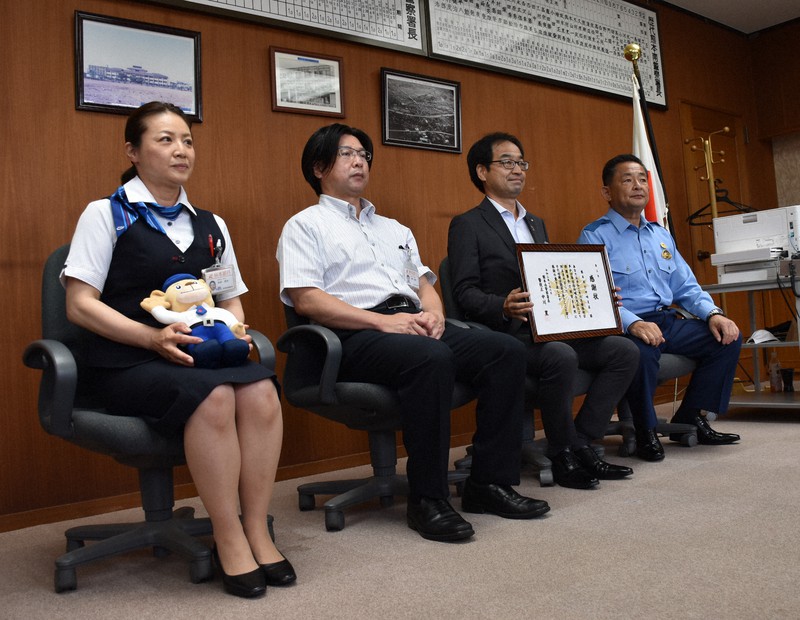 私服で勤務」肥後銀行が試行 女性行員、9月から段階的に 23年4月の制服廃止めざす熊本日日新聞社