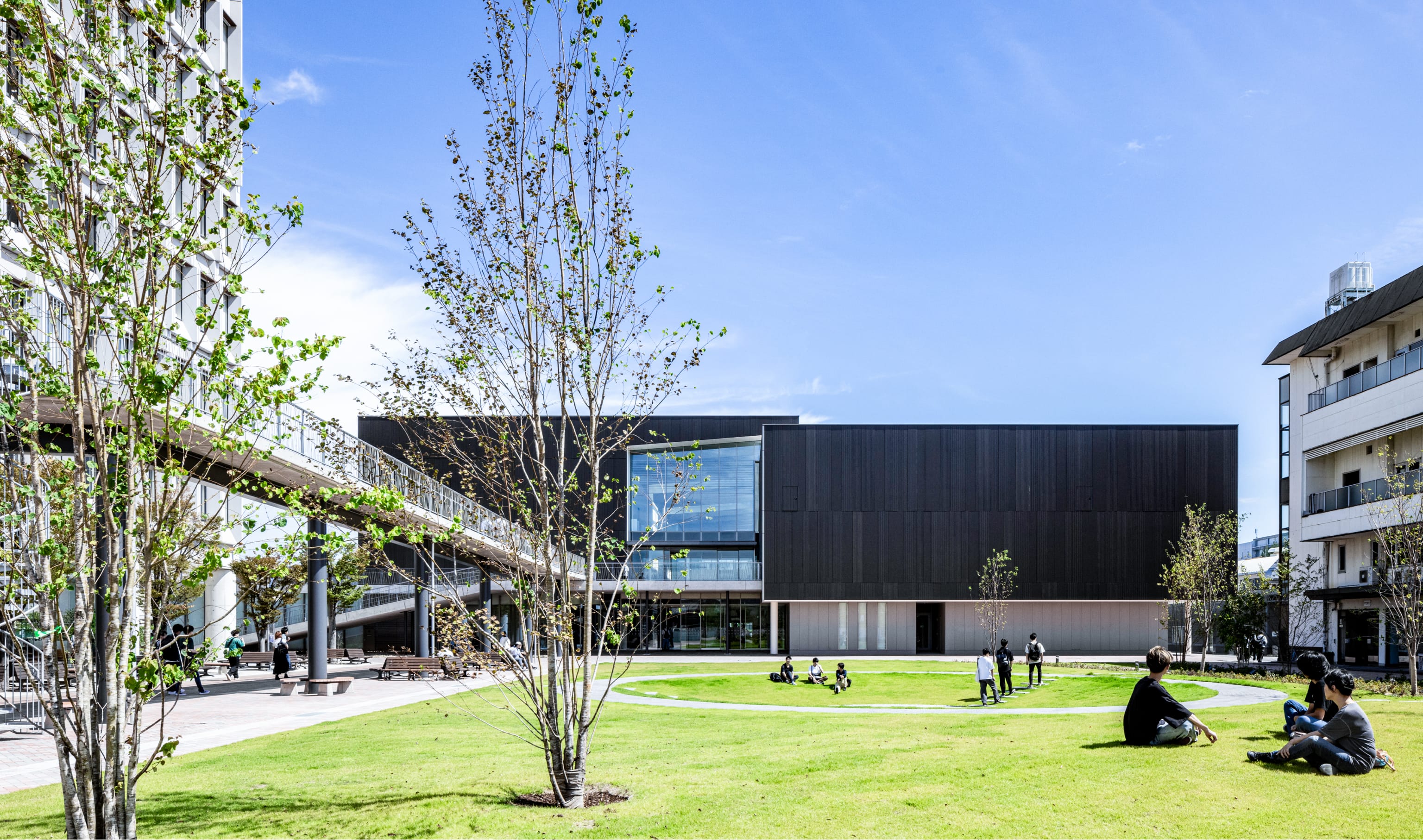 大阪電気通信大学寝屋川学舎エデュケーションセンター高橋カーテンウォール工業