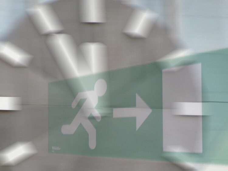 可動座板式危害防止機構セレヌーノ快適空間設計工房文化シヤッタ