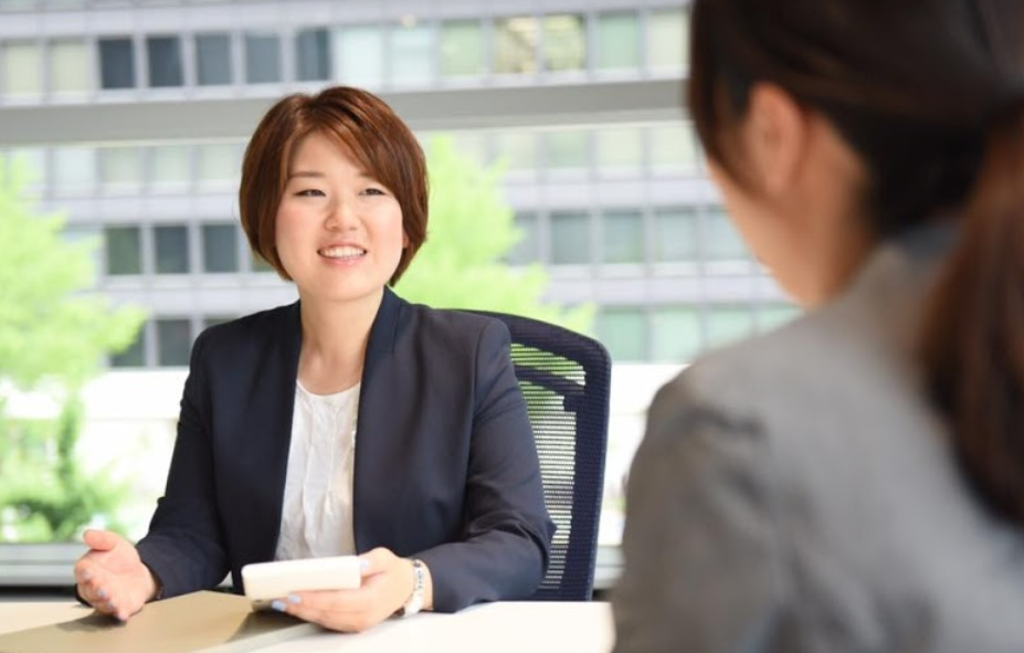 権化 と 化身 の意味の違いと使い方の例文例文買取センタ