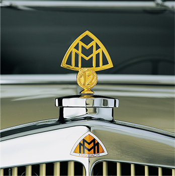 メルセデス・ベンツのような立体エンブレムは、なぜ少なくなったのか