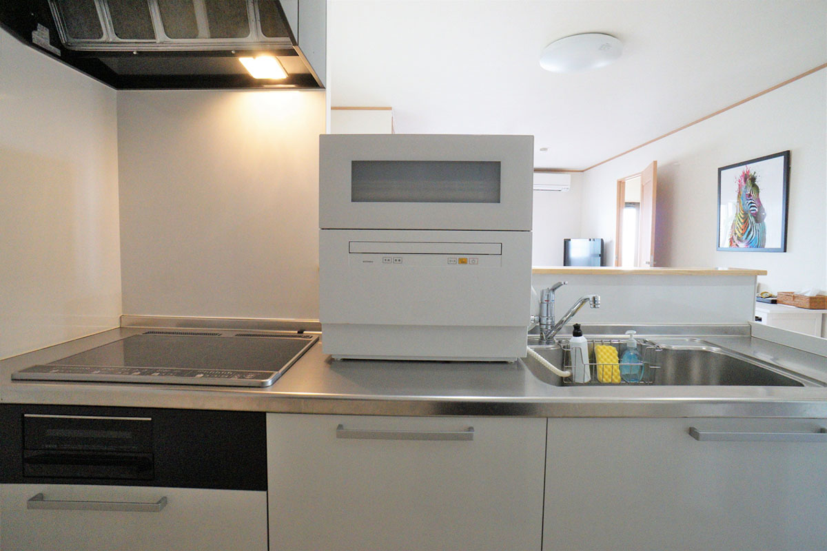 賃貸でも簡単に設置！狭いキッチンでも置き場所に困らない「スリム食洗機」とはUP LIFE毎日を、あなたらしく、あたらしく。Panasonic