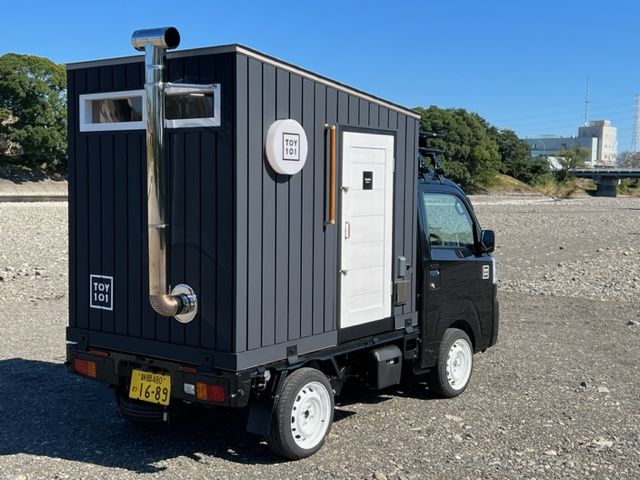 楽天市場Design WORKSHOP車の荷台に積める『サウナカーゴ』 軽トラック用 薪ストーブサウナ、家庭用サウナ、室内、アウトドア、キャンプリフォーム不要、移動用サウナ、庭サウナ、ガーデンサウナ、サウナ、カーサウナ、 正規販売代理店: ワンダーピア