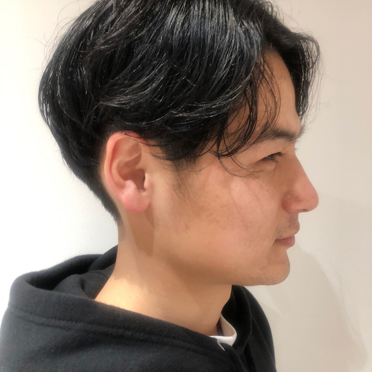 無造作ヘアからビジネススタイルまで、メンズパーマスタイル4選IG BEAUTY BOOK