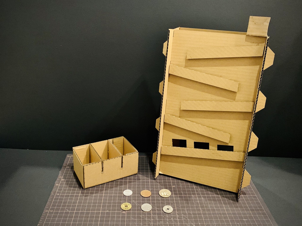 割り箸でスライダー貯金箱を全くの素人が作ってみる その4 最後です - YouTube