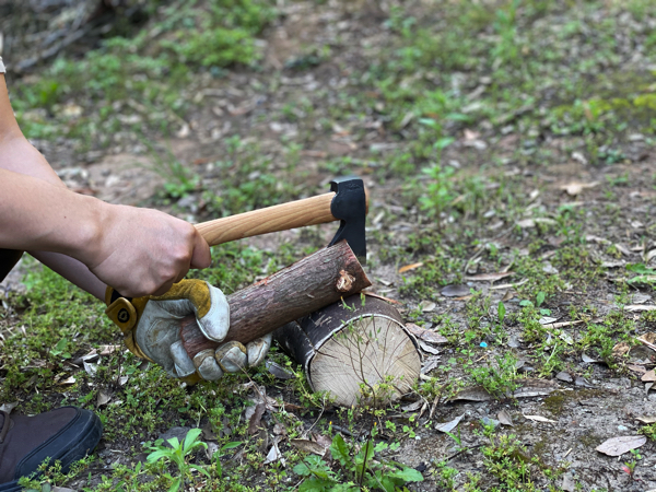 キャンプで手斧は必要か？自分に合った手斧のおすすめの選び方Earth indoorアースインドア