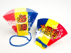 栄光の三色旗と共に🇷🇴 今朝8時過ぎ、総本部の屋上で 三色旗を撮影してきました📷✨ 雲間から真夏の太陽が照りつける中、 三色旗が悠然とはためいていました☀️池田先生はかつて三色旗について 少年少女部のメンバーに次のように 語りました😊三色旗には 赤は