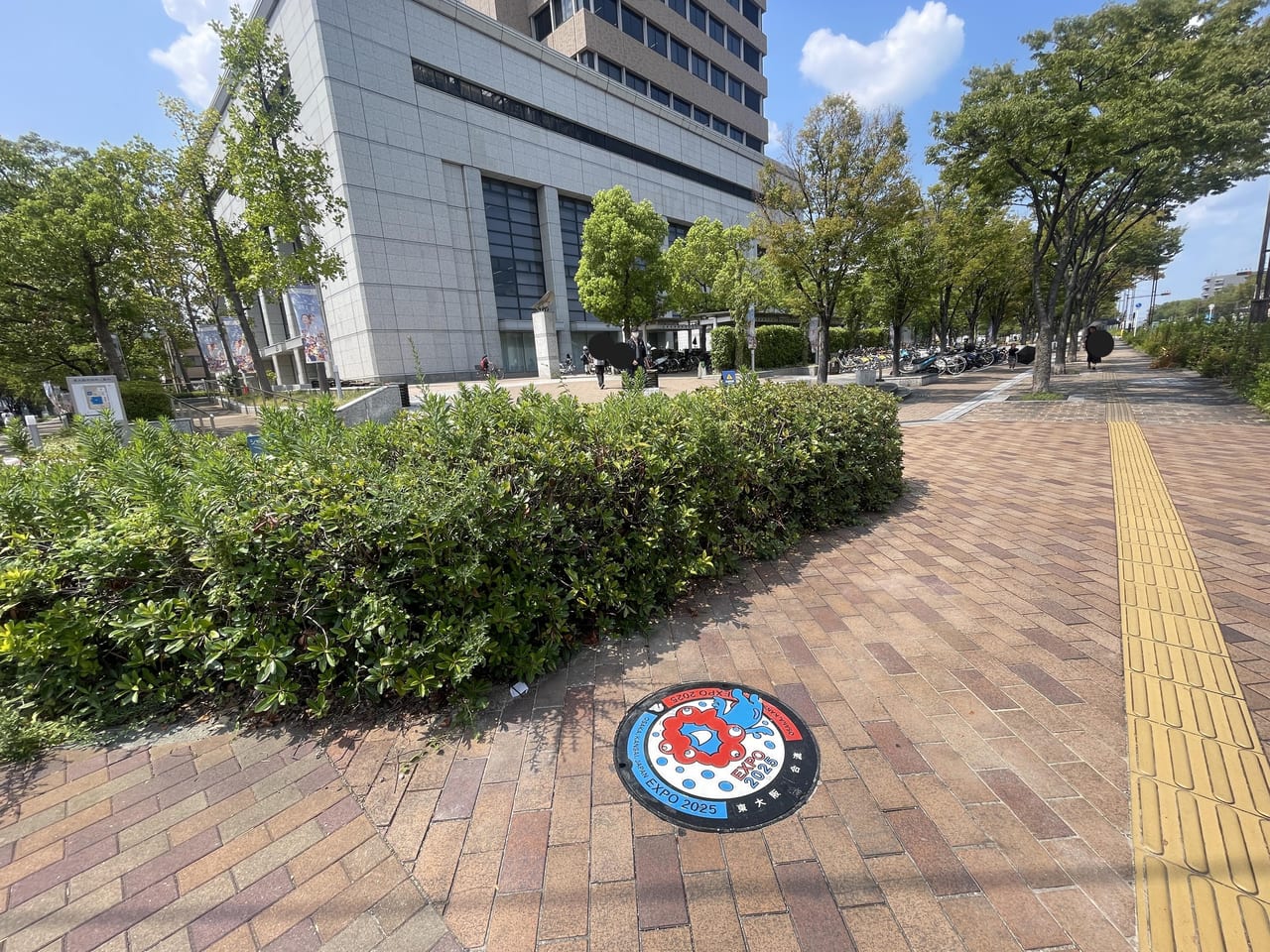 明日は年に一度のマンホールサミット🕳️🎉 富山市にやって来ました❗️ ⁡ すでにマンホーラーの方々にもお会いでき、いよいよだなぁと感じました😀⁡ 富山市のマンホールグッズもたくさんあります✨お得なガチャも用意しました😊 明日は天気が良くなりますように🙏 皆様